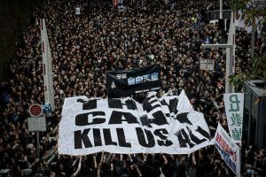 Protesters in Hong Kong rally for press freedom. Photo from Bloomberg.com